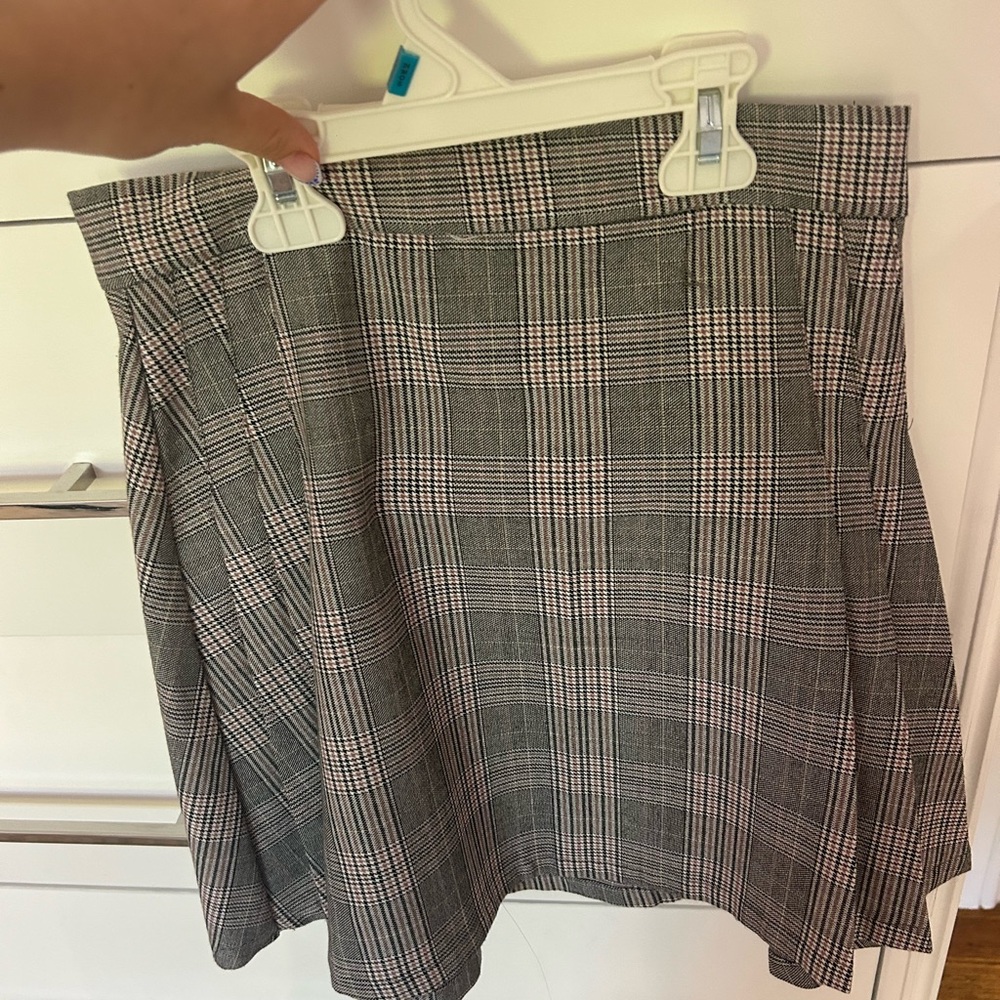 pleated mini skirt